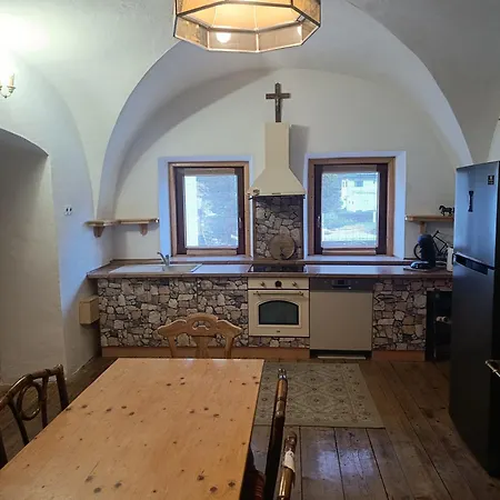 Haus Alpina Apartamento *