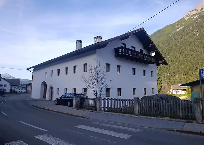 Haus Alpina Apartamento *
